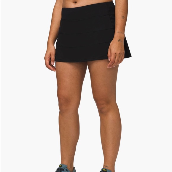 Black Lululemon Skirt - Picture 11 of 11